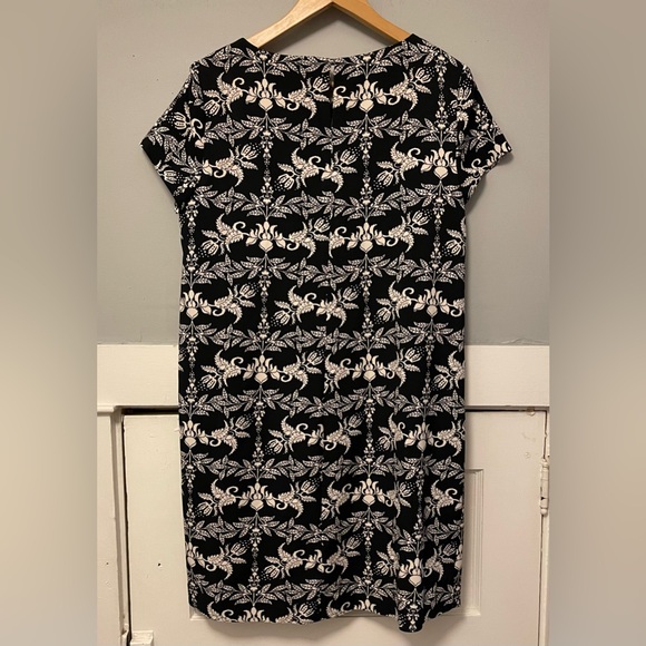 Damask Pattern Shift Dress - Picture 10 of 10